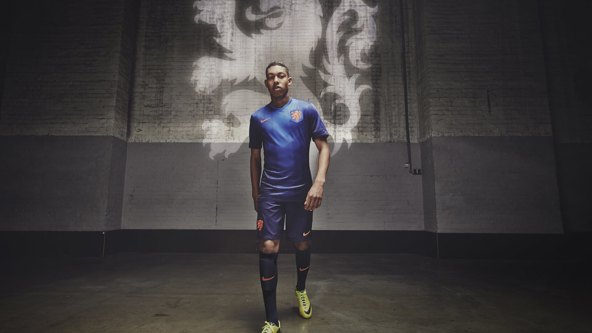 末轮保级战：多支球队投入全部，战术调整升级